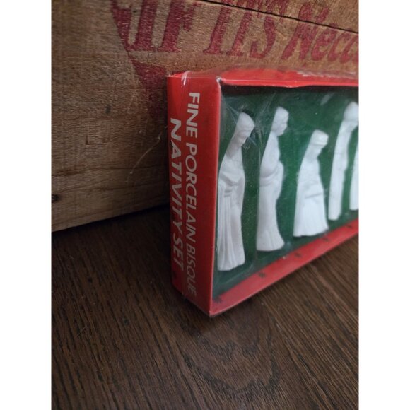 VTG Christmas Nativity 6-pc Set Fine Porcelain Bisque Artmark 1988 TAIWAN in Box - Picture 3 of 7
